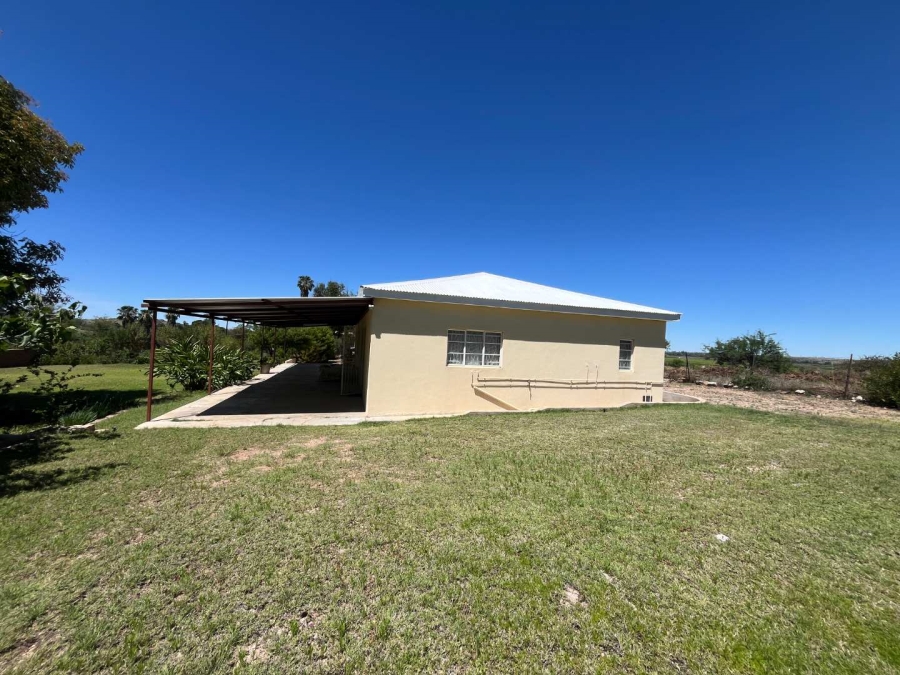 4 Bedroom Property for Sale in Olyfvenhoudtsdrift Northern Cape
